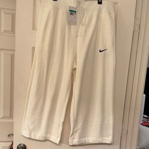 Nike Women's White Athletic Cropped Pants